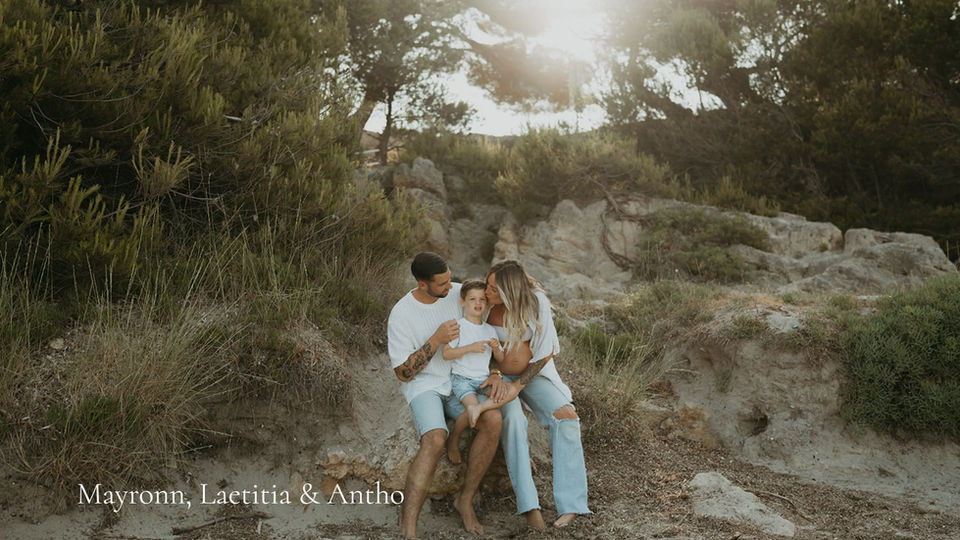 Shooting Grossesse en bord de mer, sur la Côte Bleue